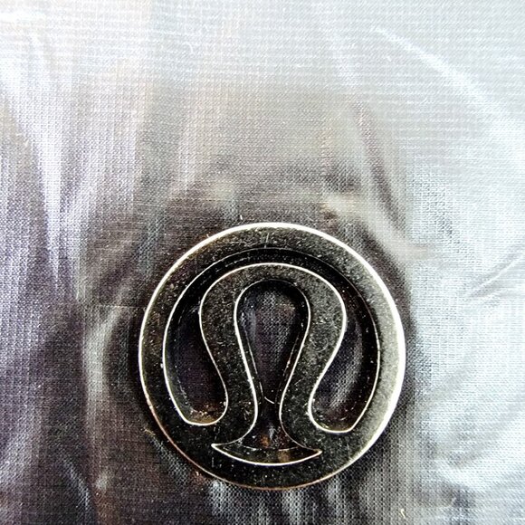 Lululemon Women's Black Fluffin Awesome Goose Down Full-Zip Puffer Vest Size 4 - Picture 6 of 8